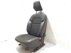 RENAULT Express IV (2021–2026) Vordersitz und seine Teile - 2