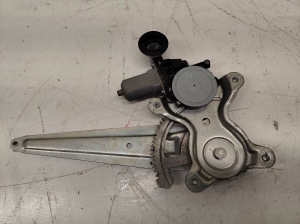 TOYOTA RAV 4 A3 (2005–2012) Aizmugurējo durvju logu pacēlājs 8572035140 - 3