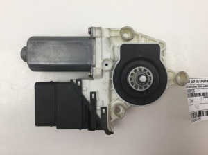 Rear side door window regulator motor - 1J4959812C