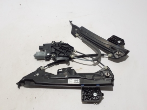 BMW i4 G26 (2022–2026) Aizmugurējo durvju logu pacēlājs 9854495 - 4
