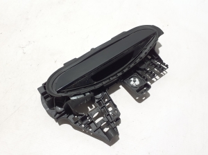 BMW i4 G26 (2022–2026) Rear side door exterior handle and its parts - 3