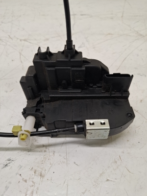 NISSAN Leaf I (2010–2017) Front door lock 20101 - 2