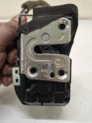 NISSAN Leaf I (2010–2017) Front door lock 20101 - 2
