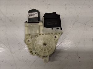 Hinterer Seitentür-Fensterhebermotor - 3AA959794