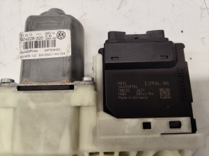 Volkswagen Passat B7 (2010–2014) Rear side door window regulator motor 3AA959794 - 4