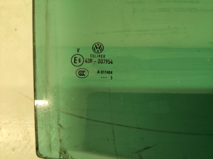 Volkswagen Passat B7 (2010–2014) Aizmugurējo sānu durvju stikls 43R007954 - 2