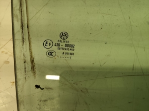 Volkswagen Passat B7 (2010–2014) Priekšējo durvju stikls 43R00082 - 2