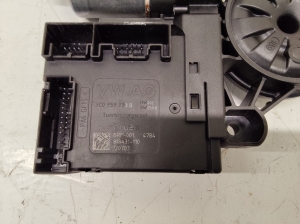 Volkswagen Passat B7 (2010–2014) Front door window regulator motor 3C0959793B - 3