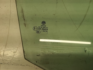 Volkswagen Passat B7 (2010–2014) Esiukse klaas 43R004026 - 2