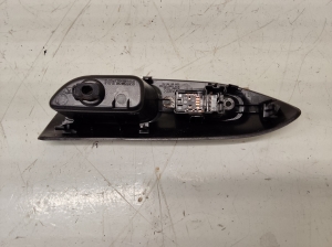 NISSAN Juke F15 (2010–2018) Rear side door interior handle 829601KA2A - 2