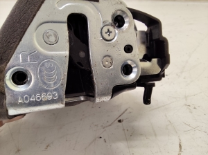 TOYOTA Avensis T27 (2008–2019) Rear side door lock A046693 - 3
