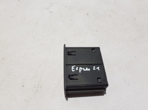 RENAULT Express IV (2021–2026) USB port 280233791R - 2