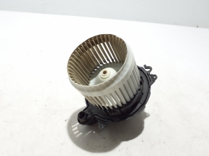   Heater blower motor  - 272107302R 
