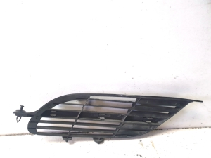 NISSAN Almera Tino V10 (2000–2006) Front grille 62320BU00 - 2