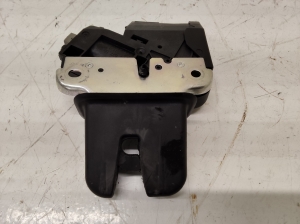 Trunk lid lock - 4F5827505D