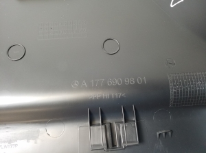 Mercedes Benz A-Class 177 (2018–2026) Keskpiilari siseviimistlus A1776909801 - 2