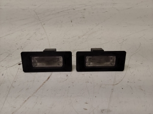 products.License plate lights - 8T0943021