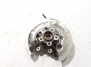   Rear wheel hub  - 6893272 
