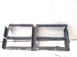 BMW 5 SERIES E39 (1995–2004) Front bumper lower grille 8176179 - 3