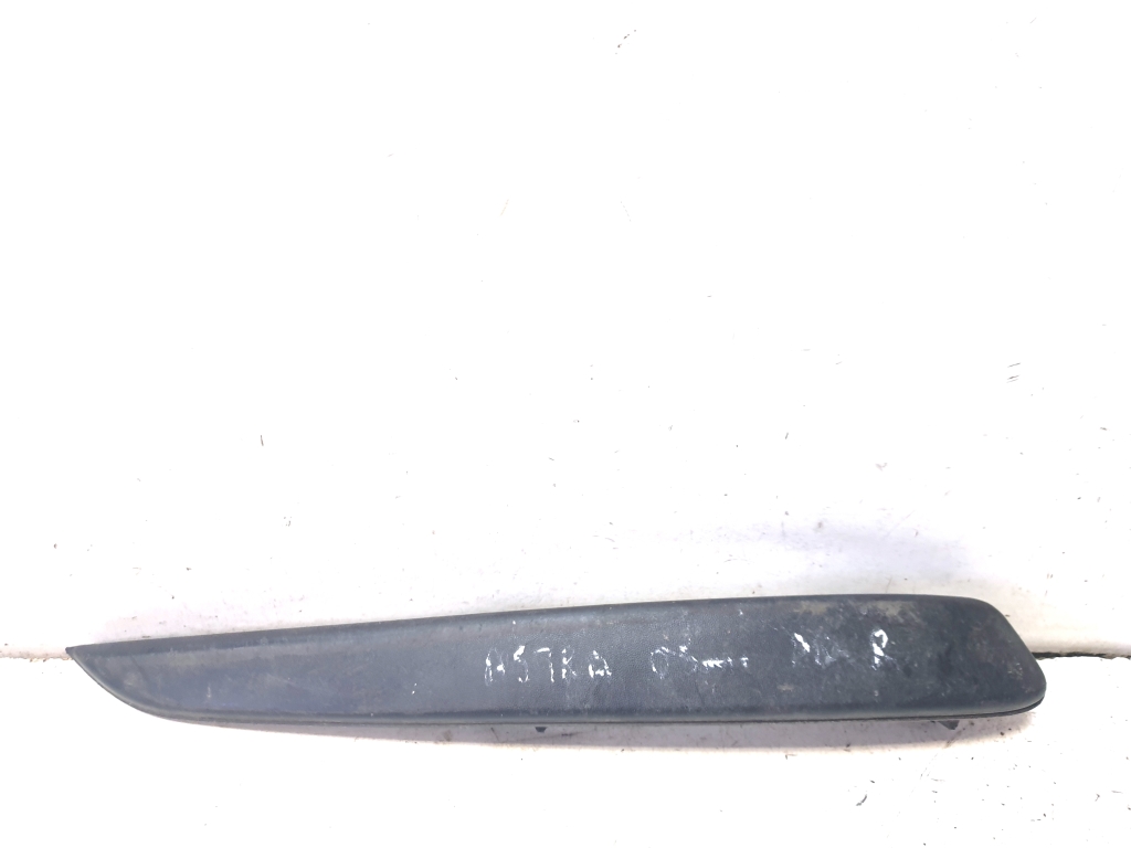 Opel Astra H (2004–2010) Front bumper lower grille 375768702 Opel Astra H (2004–2010) Front bumper lower grille 375768702