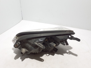 Chevrolet Tracker (2013–2017) Headlight 42532763 - 2