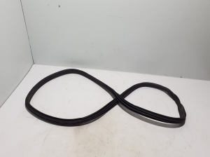 Rear side door seal on the door - 7482948