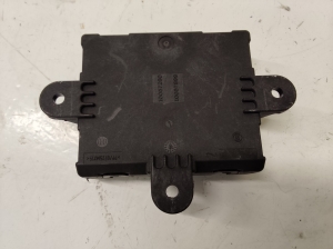 VOLVO XC60 (2008–2017) Rear side door control unit 1002299901 - 2
