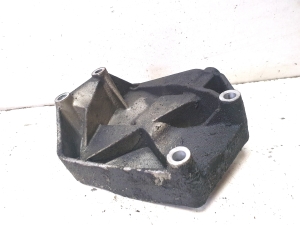 Saab 9-3 (2002–2014) Lichtmaschinenhalter 55167675 - 2