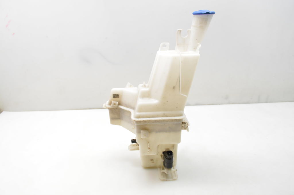 Kia Sportage (2016–2021) Front washer fluid reservoir 98610F1600 Kia Sportage (2016–2021) Front washer fluid reservoir 98610F1600