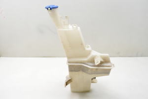 Kia Sportage (2016–2021) Front washer fluid reservoir 98610F1600 - 4