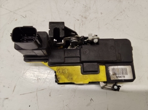 VOLVO XC90 (2002–2014) Rear side door lock 30699754 - 3