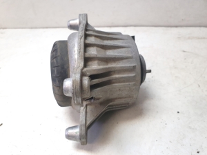 Mercedes Benz E-Class W213 (2017–2026) Motorlager A2132400600 - 3