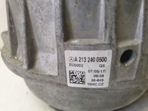 Mercedes Benz E-Class W213 (2017–2026) Motorlager A2132400500 - 3