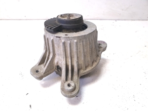 Mercedes Benz E-Class W213 (2017–2026) Motorlager A2132400500 - 5