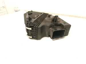 BMW 5 SERIES F10 (2010–2017) Luftfiltergehäuse 8519129 - 2