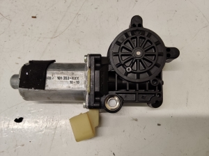 VOLVO XC90 (2002–2014) Fensterhebermotor vorne 101353 - 3