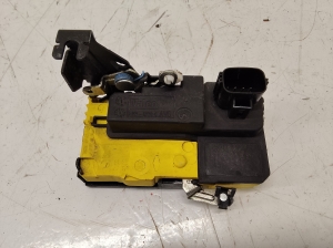 VOLVO XC90 (2002–2014) Front door lock 30634615 - 2