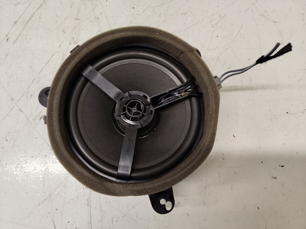 VOLVO XC90 (2002–2014) Rear side door speaker 30797138 VOLVO XC90 (2002–2014) Rear side door speaker 30797138