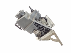 Mercedes Benz E-Class W207 (2009–2017) Roolivõimendi pump A0064662601 - 4