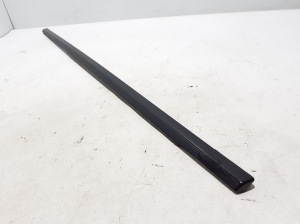 Land Rover Range Rover IV (2012–2026) Rear side door outer window molding LR034043 - 3