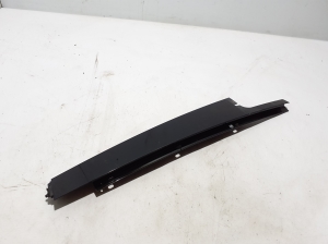 Land Rover Range Rover IV (2012–2026) Rear side door outer window molding LR034047 - 3