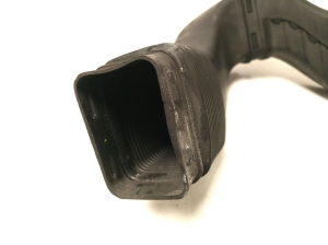 BMW 5 SERIES F10 (2010–2017) Õhu sisselaske voolik 8570133 - 3