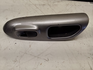Schalter el. Fensterheber hinten - 829611KA2A