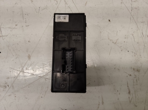NISSAN Juke F15 (2010–2018) Door lock/unlock switch 254111KA5A - 3