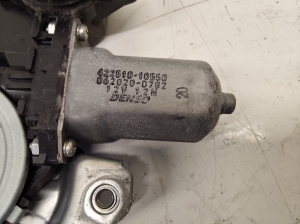 TOYOTA RAV 4 A3 (2005–2012) Priekšējo durvju logu pacēlājs 8620200782 - 3