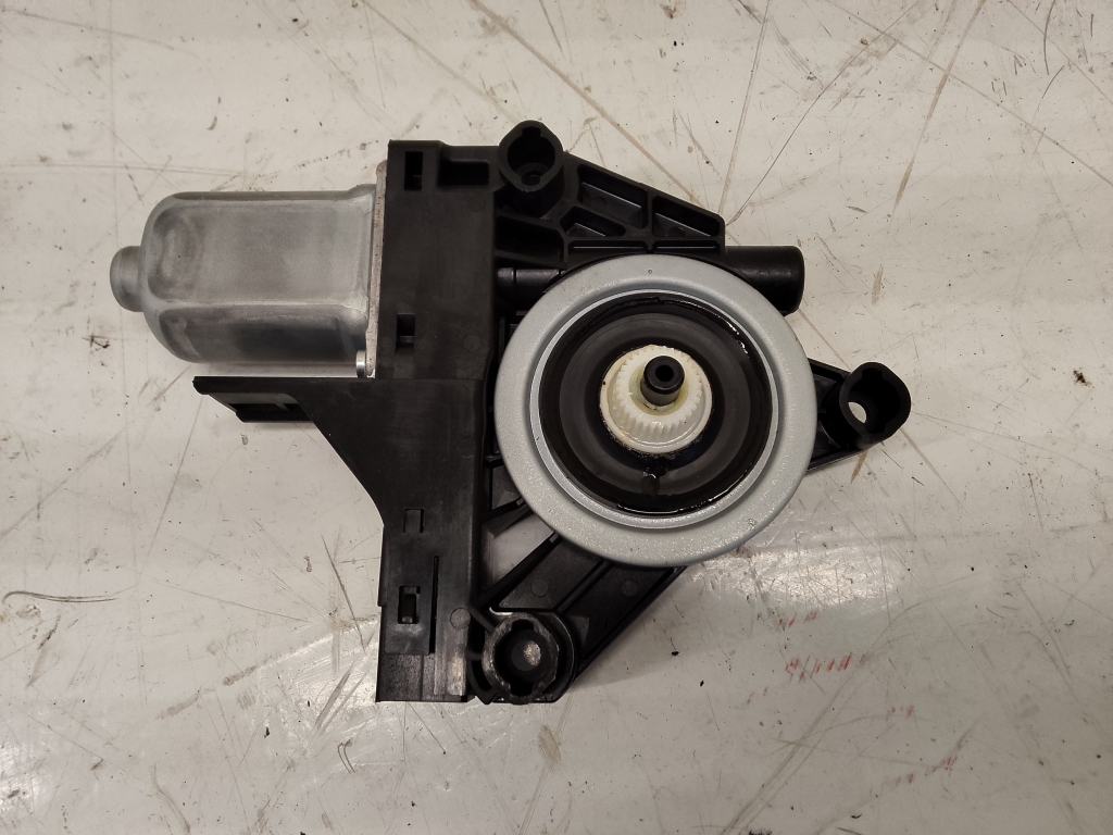 VOLVO XC60 (2008–2017) Rear side door window regulator motor 131008 VOLVO XC60 (2008–2017) Rear side door window regulator motor 131008