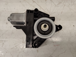 Rear side door window regulator motor - 131008