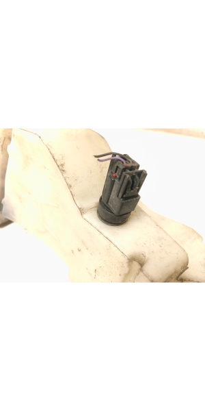 Jaguar XF (2008–2016) Front washer fluid reservoir - 3