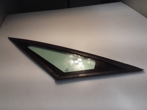 Vitre de custode avant (carrosserie) - 2014953
