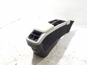 VOLVO XC90 (2015–2024) Center console - 3